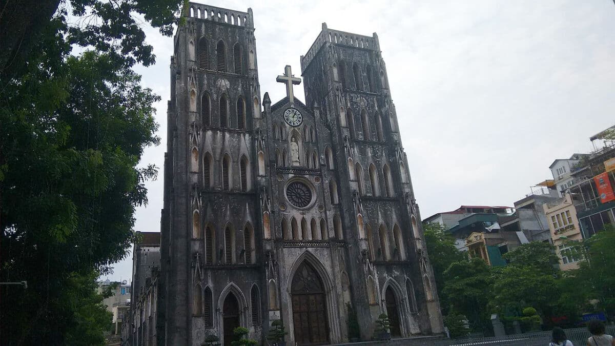 What to See around Sword Lake - St. Joseph’s Cathedral