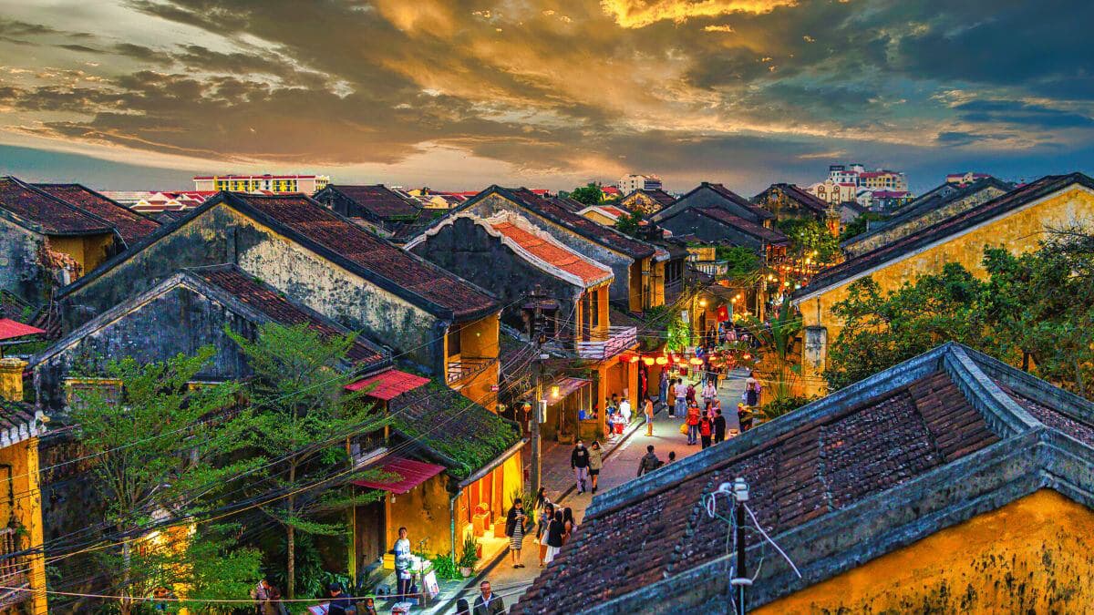 Hoi An The Peaceful Meeting Place of Past and Present 00
