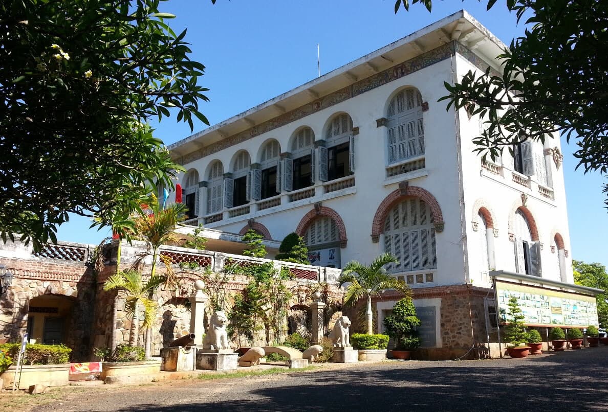 Vung Tau Attractions: White Villa on the Big Moutain