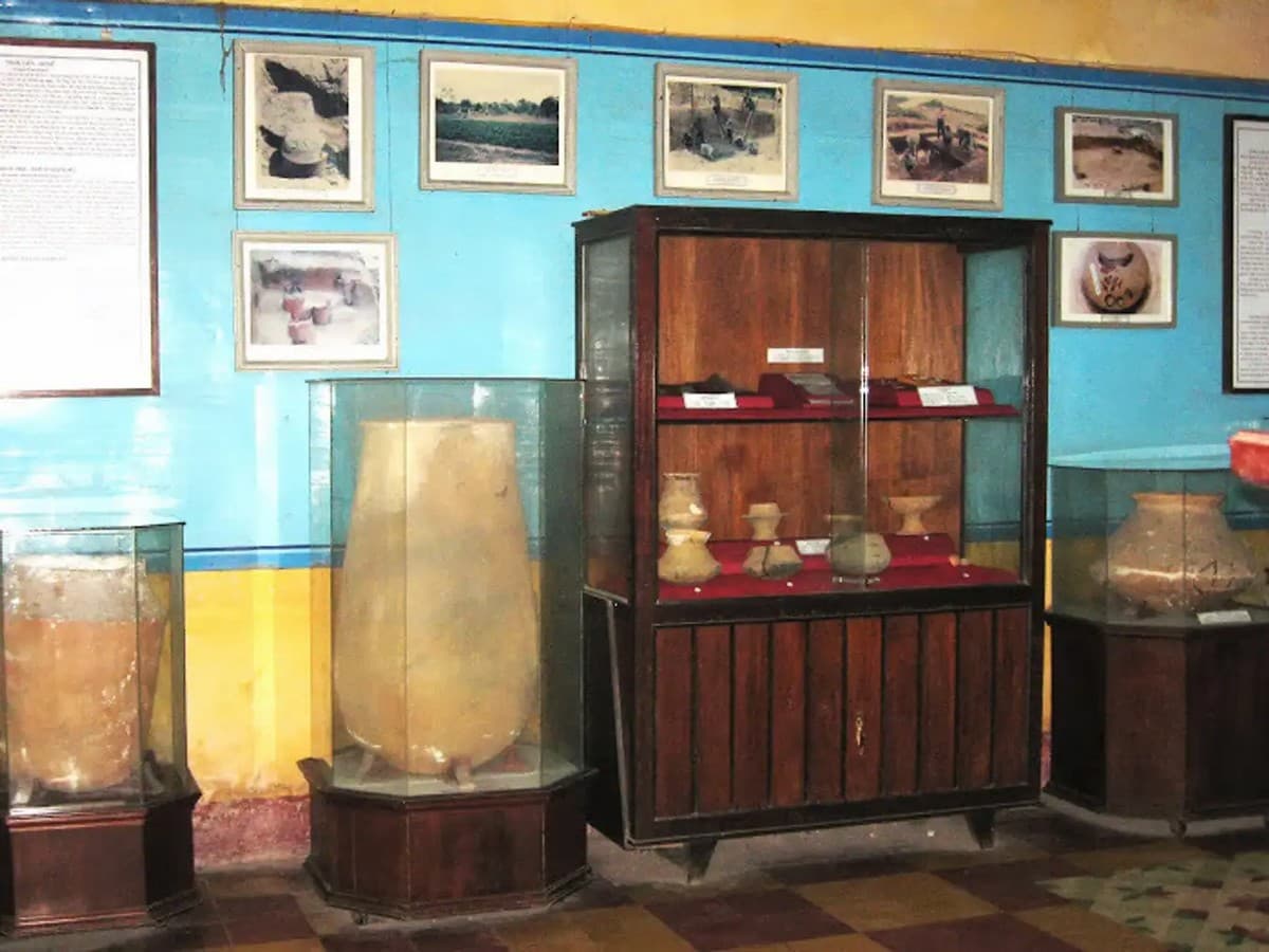 Ben En National Park: Visit Ben En Museum