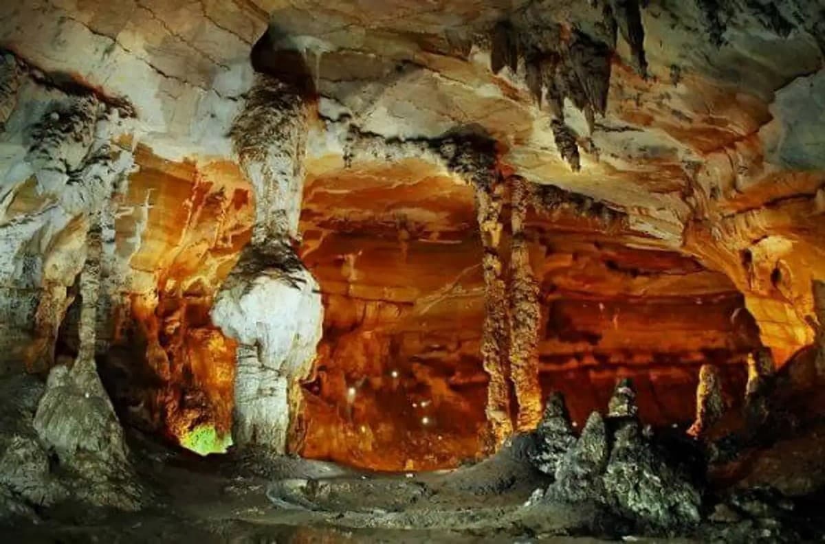 Cave of Cay Dang - Must-Visit Destination when you visit Cam Luong Fish Stream