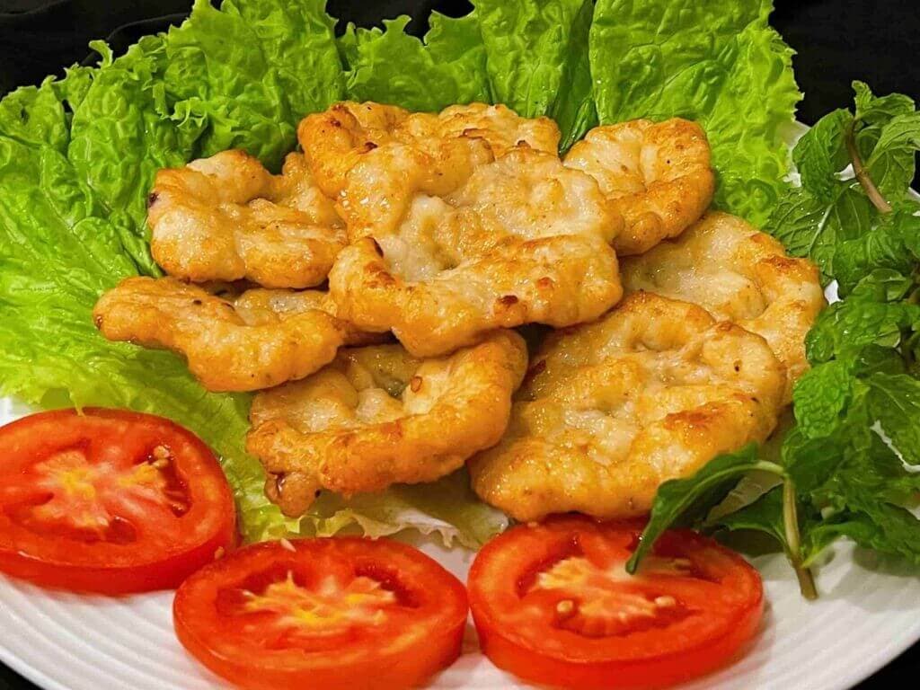 Halong Bay Travel Guide: Local Food - Grilled Chopped Squid