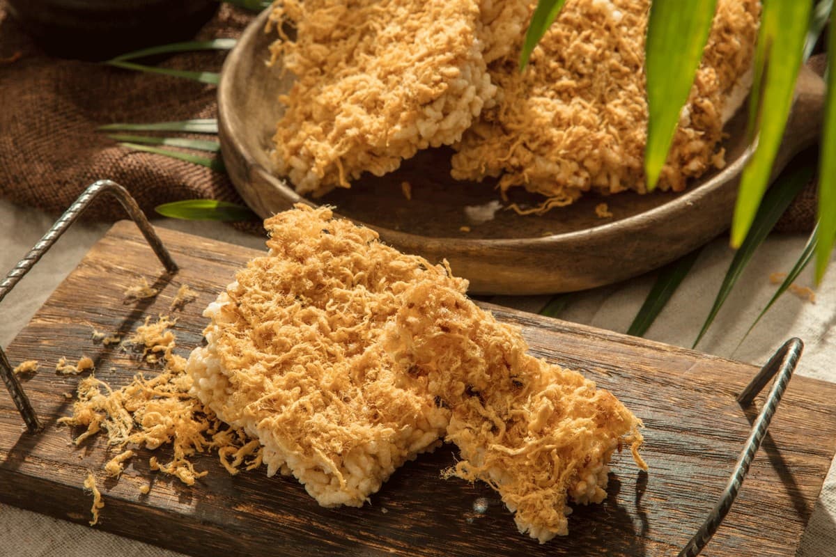 Ninh Binh Travel Guide: Must-Try Local Food - Rice Crust