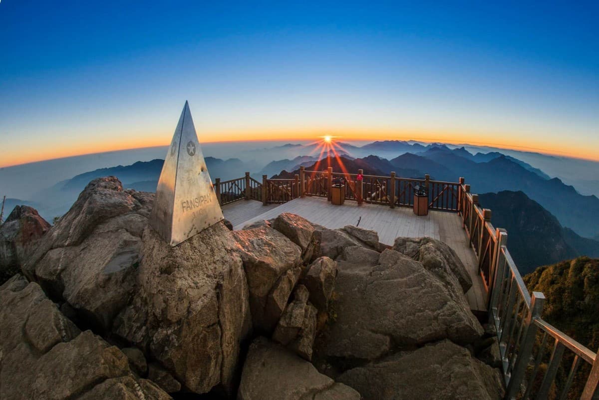 Sapa Travel Guide: Must-Visit Destinations - Fansipan