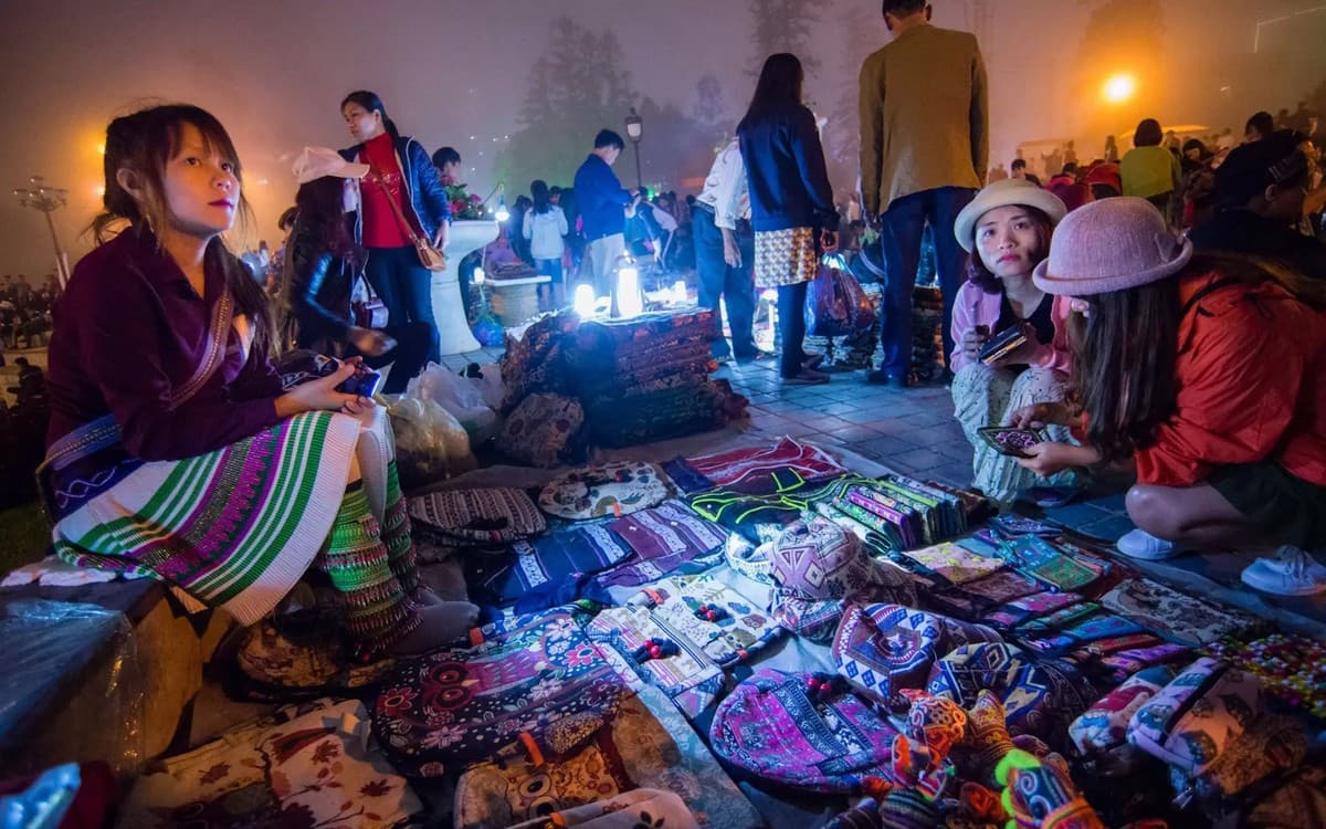 Things to do in Sapa at night Night market