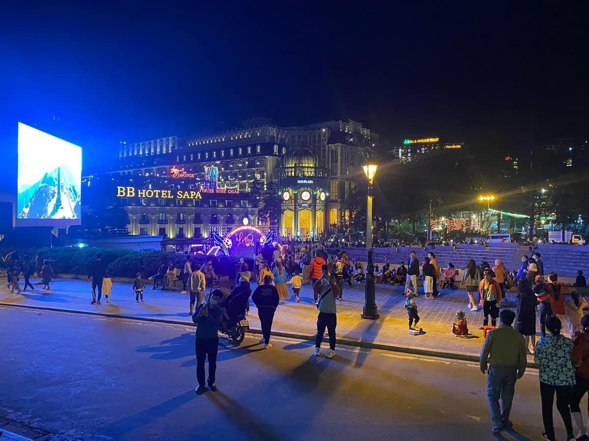 Things to do in Sapa at night Sight seeing and Street wandering