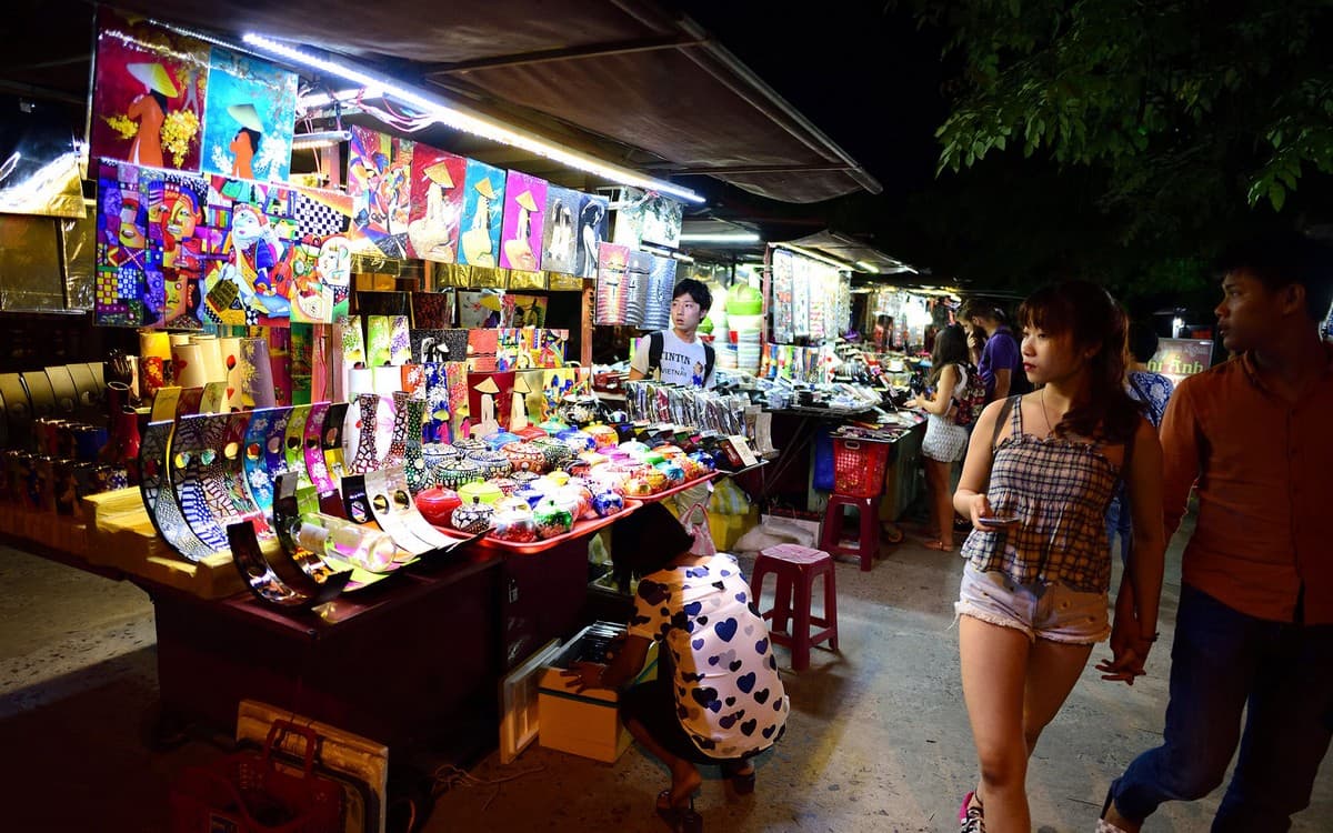 Tourist Attractions in Hoi An - Hoi An Night Market