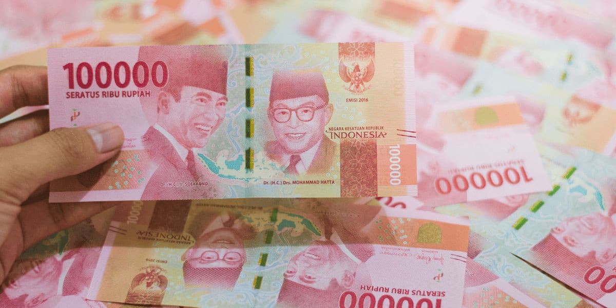 Bali Travel Guide: The official currency is Indonesian Rupiah (IDR)