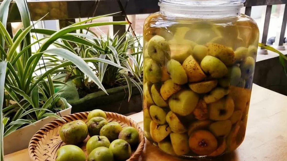 Local Dishes in Sapa - Ruou Tao Meo (Meo Apple Cider)