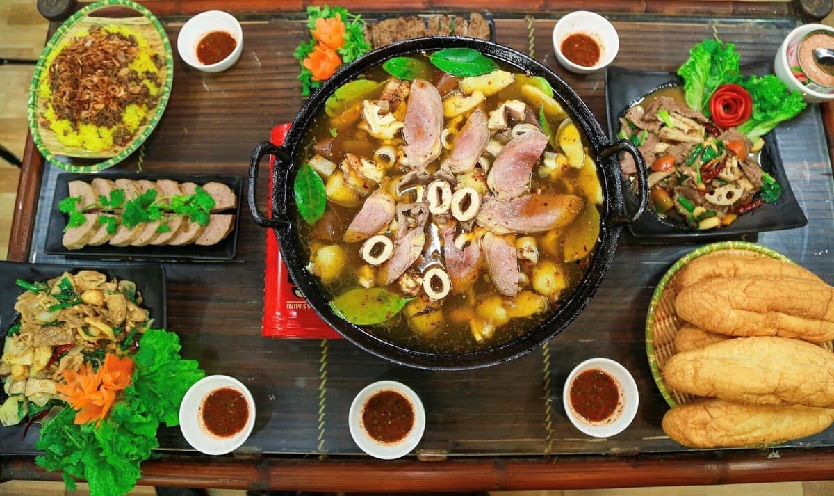 Local Dishes in Sapa - Thang Co (Horse Meat & Offal Soup)