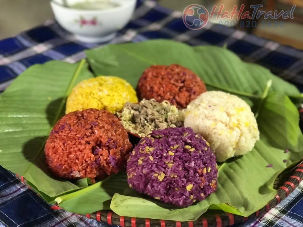 Local Dishes in Sapa - Xoi Ngu Sac (5-Colored Sticky Rice)