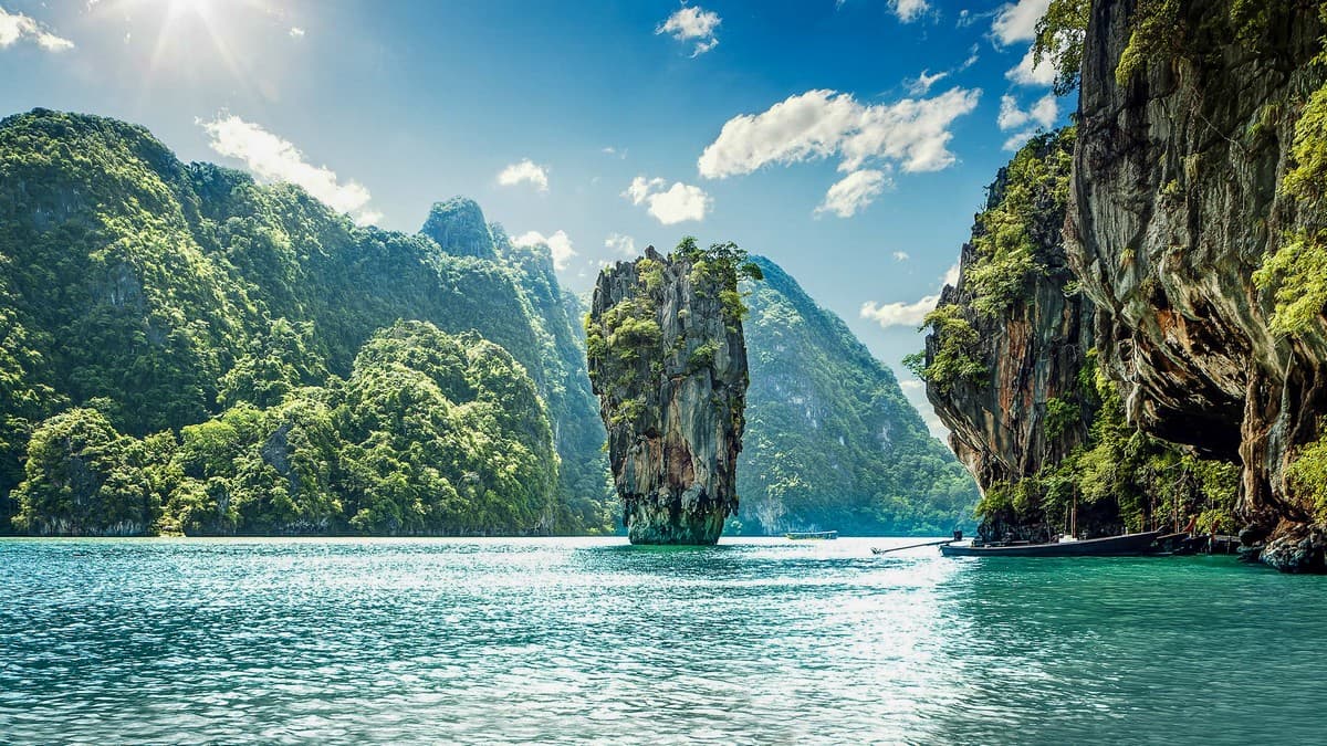 Thailand Travel Guide: Top Tourist Attractions - Bay Of Phang Nga