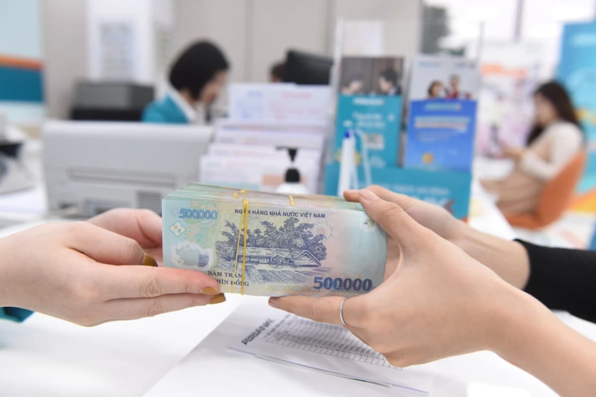 The Vietnamese currency is the dong (VND), and its symbol is ₫.