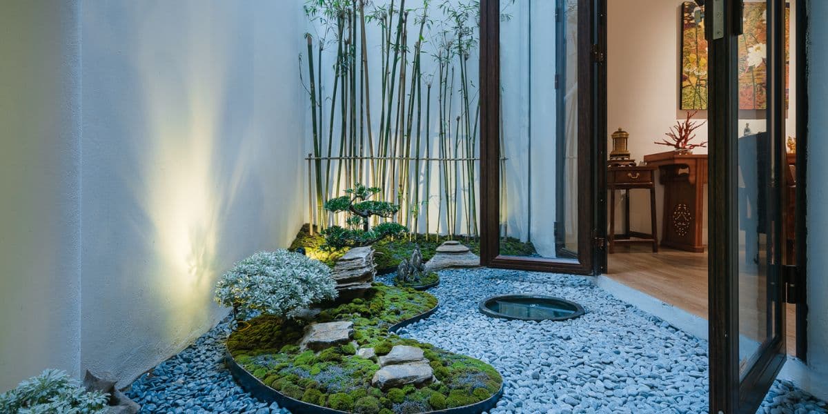 House in Vietnamese Courtyards and Gardens