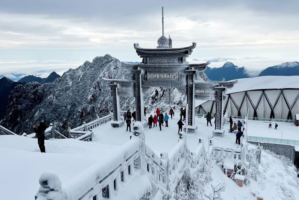 Weather Sapa Snow scenery is a highlight of the winter in Sapa