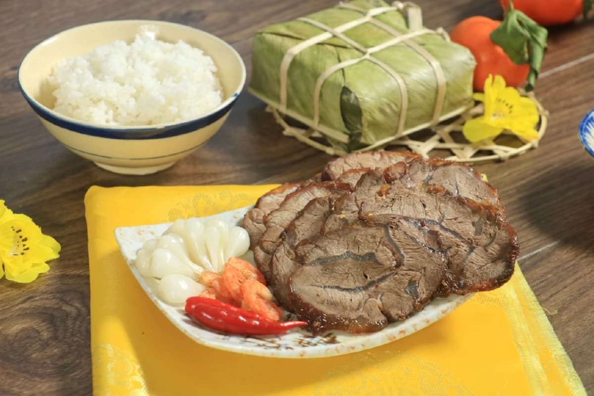 vietnamese new year food Bo kho mat mia is sugarcane braised beef