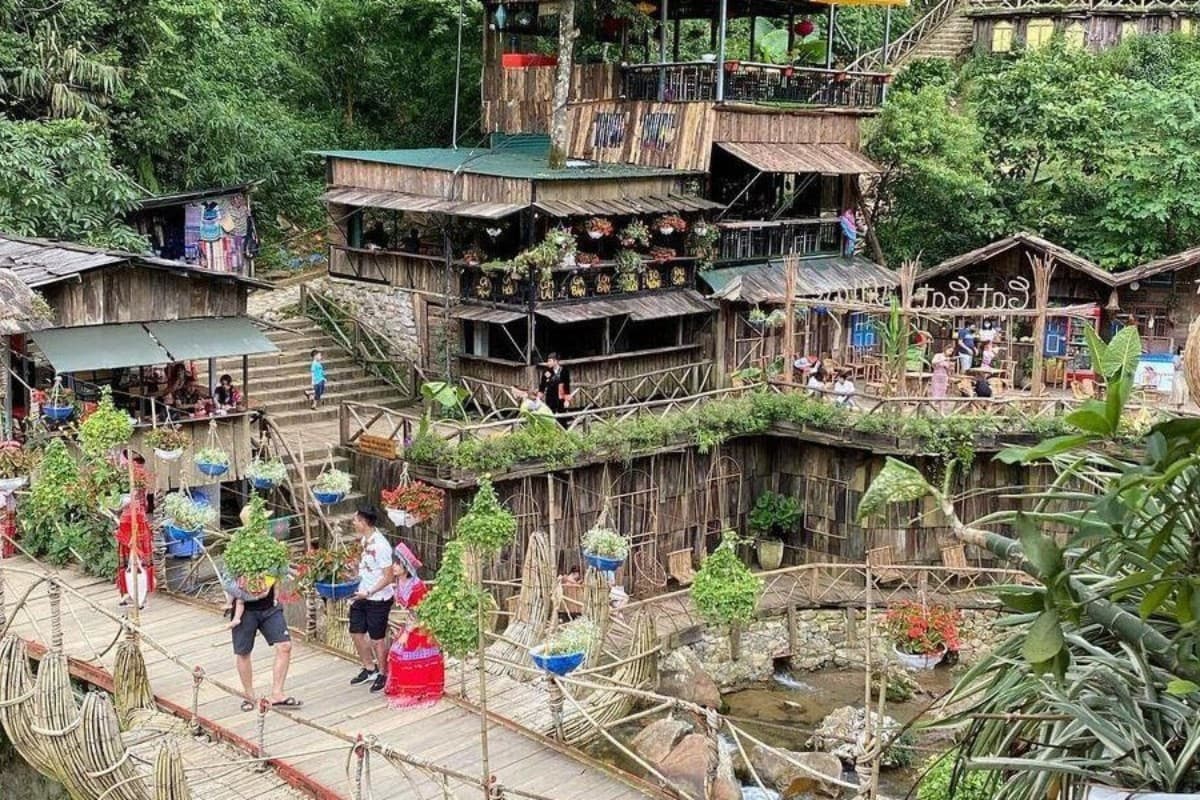 Cat Cat Village reflects H'mong culture and architecture