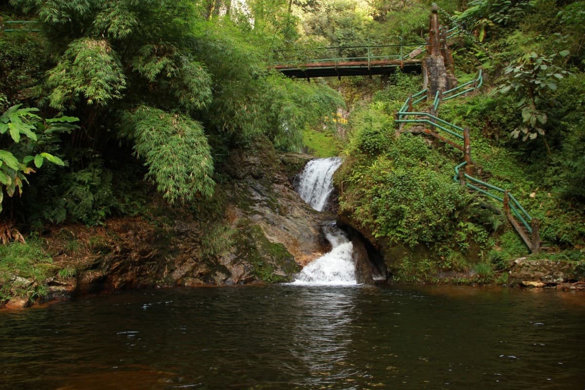 From March to June is the best season for a visit to Love Waterfall