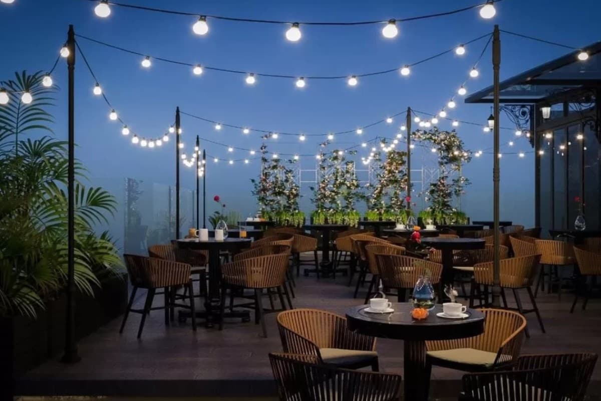 Sapa Coffee Shop BB Lounge & Cafe is ideal for urban relaxation