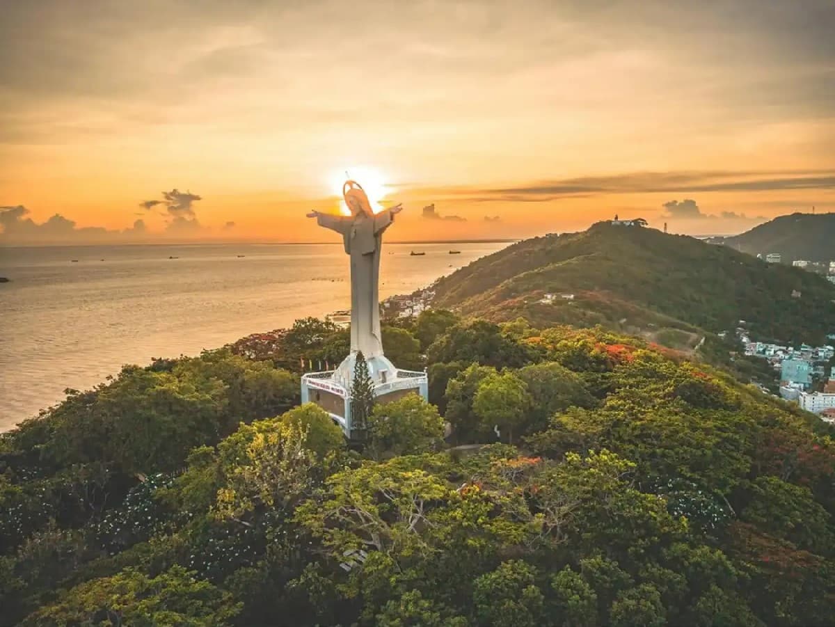 Small Mountain Vung Tau Christ the King of Vung Tau