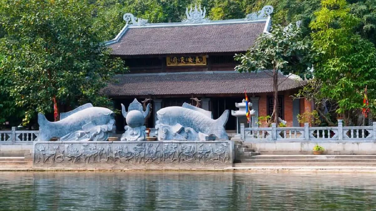 Ninh Binh Temple Trinh Temple (Trang An)