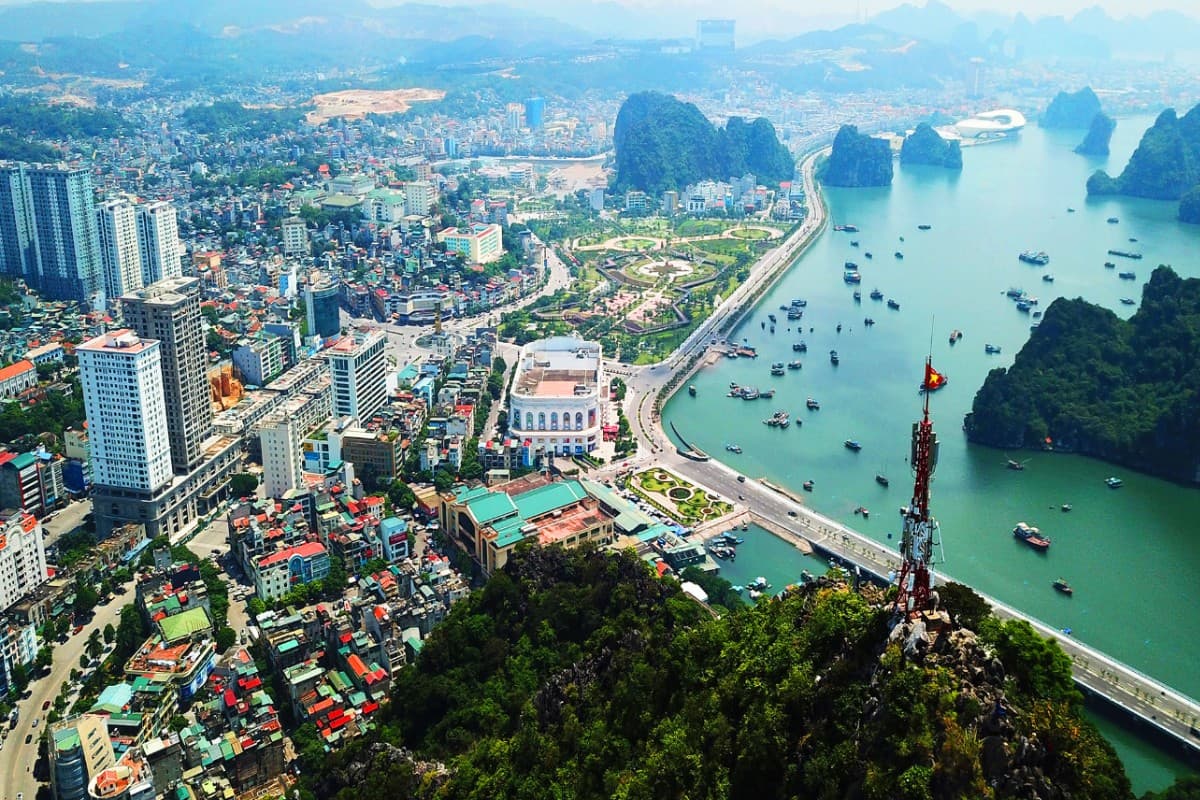 halong bay accommodation Halong City is ideal for first-timers