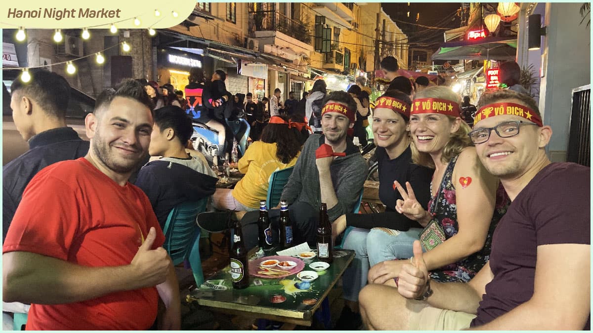 Experience local life in Ha Noi Night Market