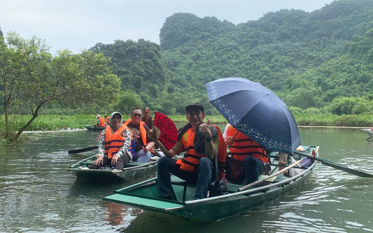 Hanoi Halong Bay or Lan Ha Bay Overnight on Cruise Tam Coc 5 Days 4 Nights 1