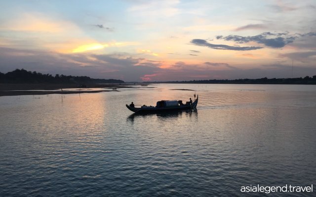 Discovery Cambodia 12 Days 11 Nights Kampong Cham Boat on Mekong River