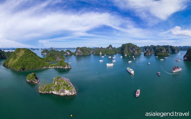 Highlights of Northern Vietnam 5 Days 4 Nights Halong Bay Cruise Tour