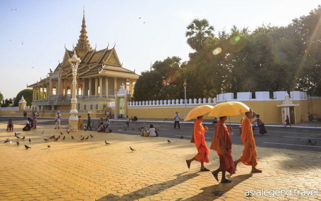 In to the Heart of Cambodia 7 Days 6 Nights Phnom Penh Royal Palace