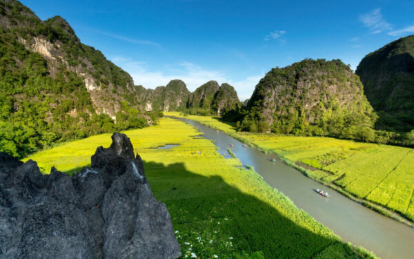 Hanoi Halong Bay or Lan Ha Bay Overnight on Cruise Tam Coc 5 Days 4 Nights