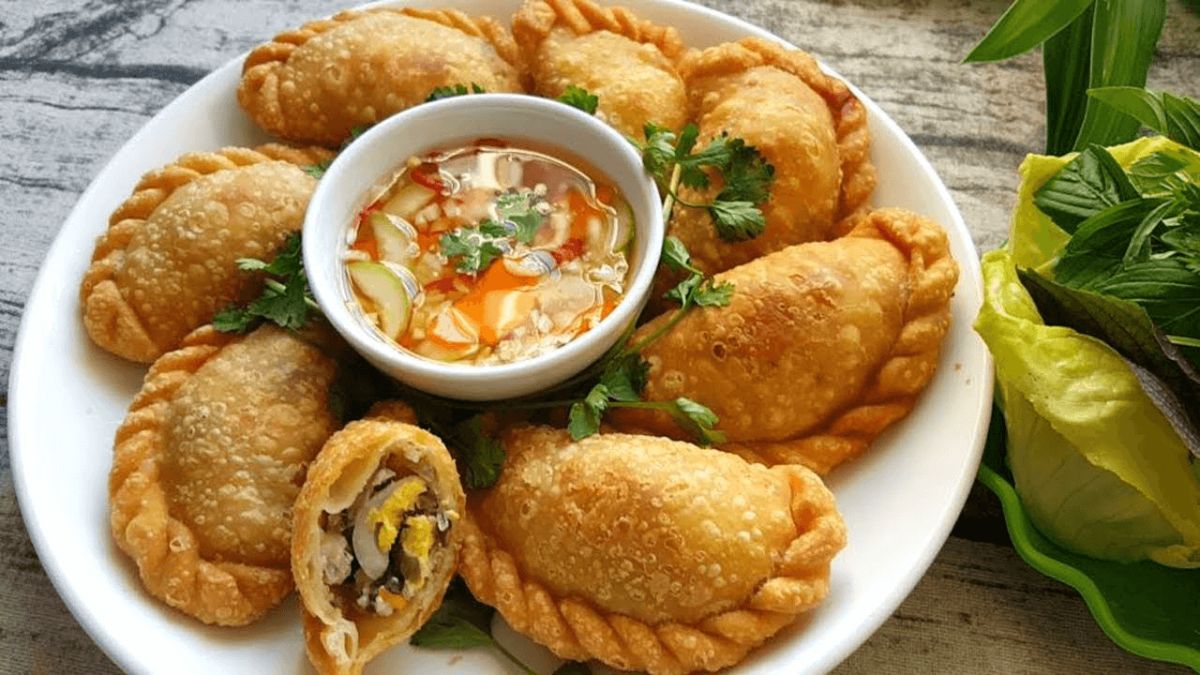 Best Street Food Hanoi: Banh Goi - Vietnamese Crispy Dumplings