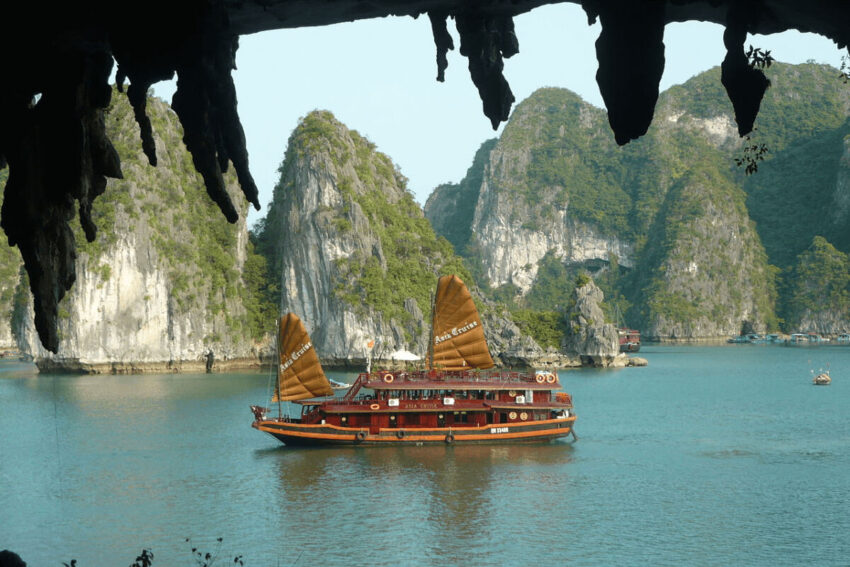 Best Places to Visit in Vietnam - Halong Bay, for spectacular World Heritage Site