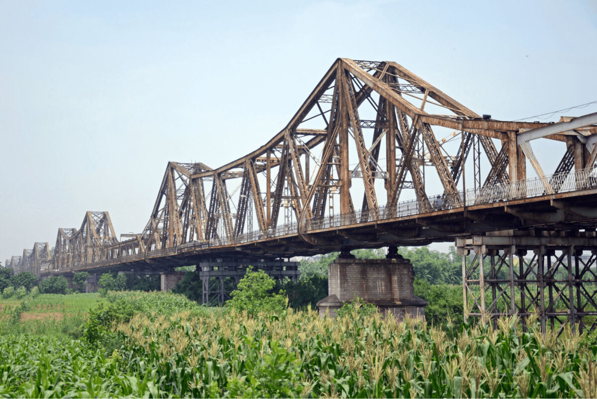 Tourist Attractions in Hanoi: Long Bien Bridge