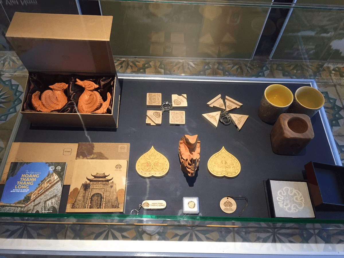 Discover the Imperial Citadel of Thang Long from A to Z - Some discovered artifacts in the exhibition “Provins Ancient Urban Area – Hoang Thanh Thang Long Center”