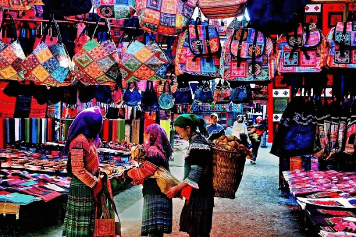 Things to Do in Sapa Vietnam: Visit the lively Sapa Market