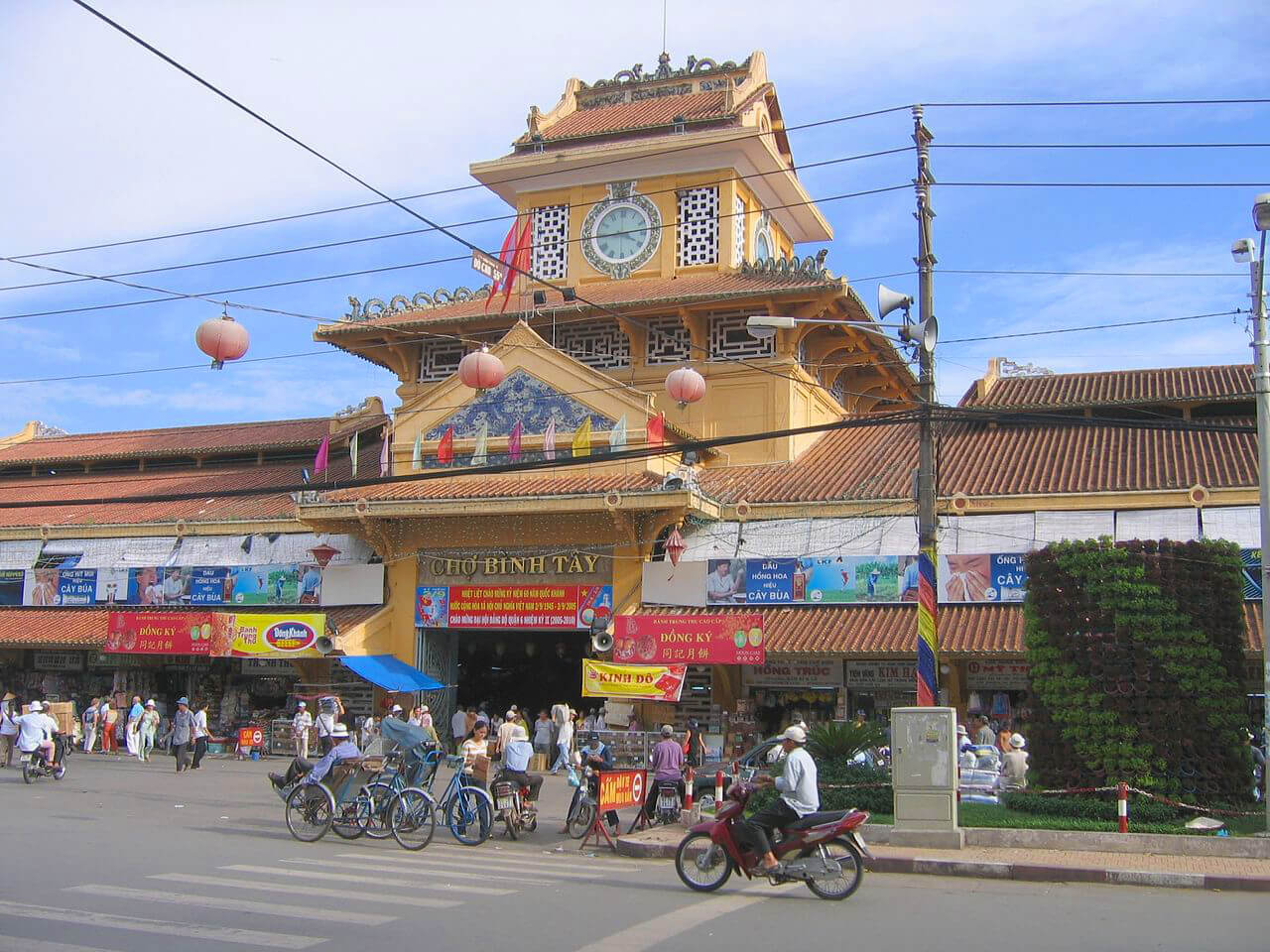 Tourist Attractions in Ho Chi Minh City: Binh Tay Market (Cho Lon)