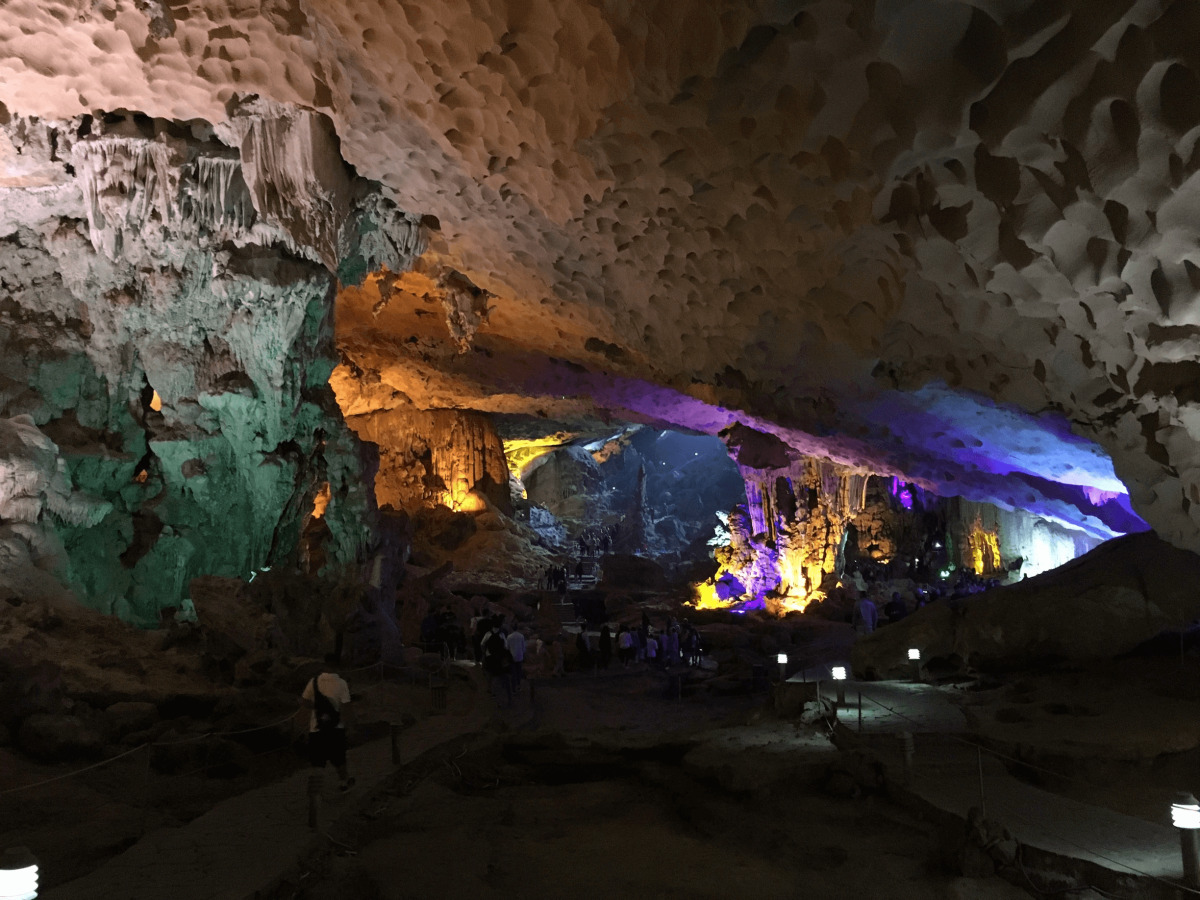 Halong Bay Description - Dau Go Driftwood Cave