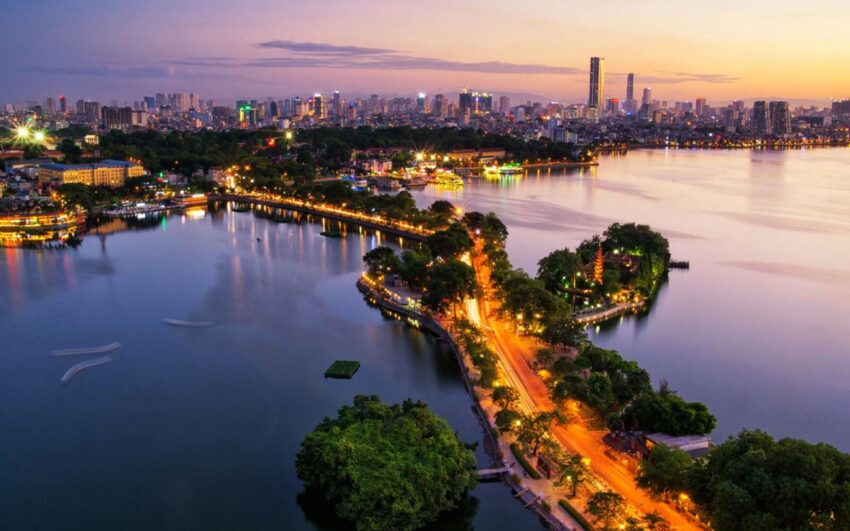 Hanoi Description - West Lake