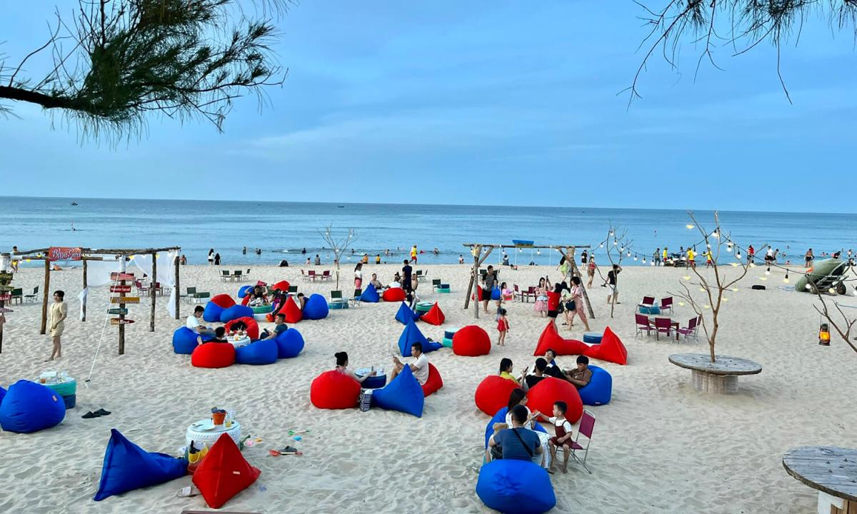Quang Binh Description - Nhat Le Beach