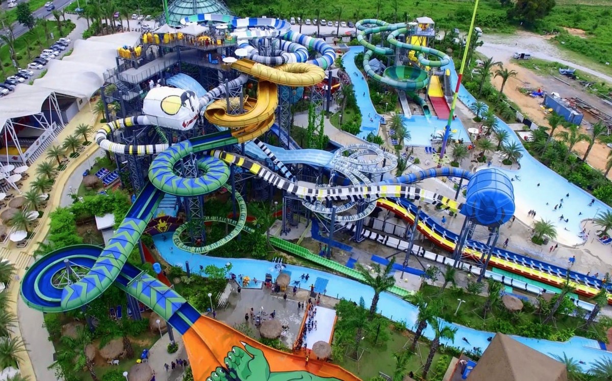 Things to Do around West Lake: Have a trip at West Lake Water Park