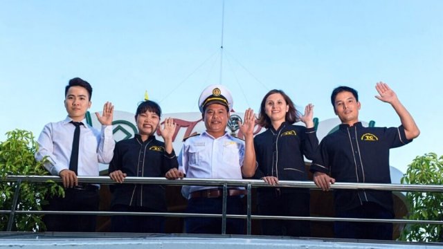 Alova Premium Cruise Staff Waving Hands