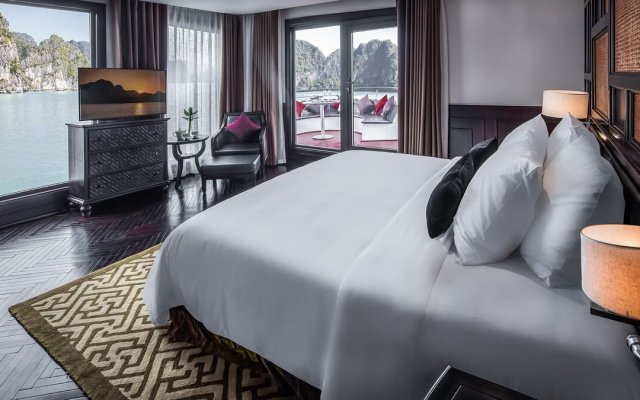 Ambassador Cruise Suite with King-size Bed for Couple