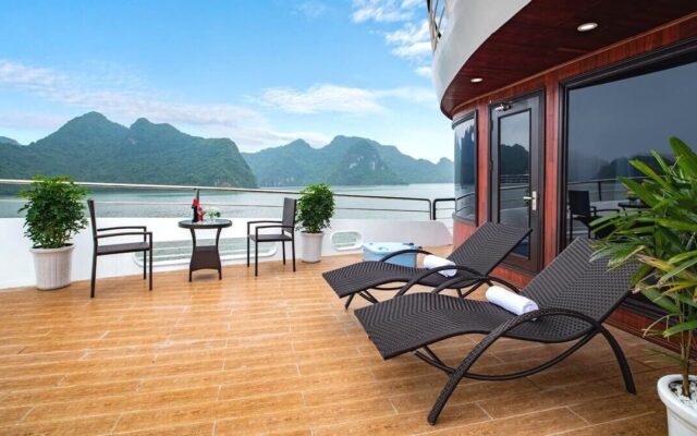 Aspira Cruise Suite Balcony with Sunbeds
