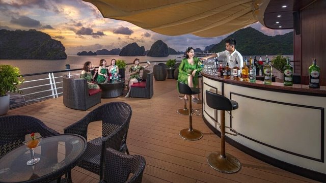 Aspira Cruise Bar on Sundeck