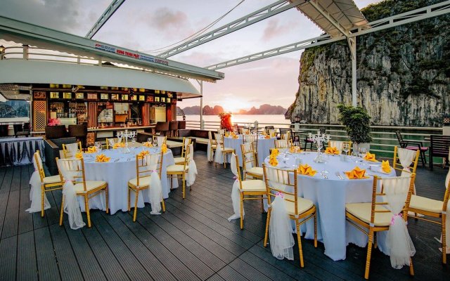 Athena Luxury Cruise Outdoor Restaurant