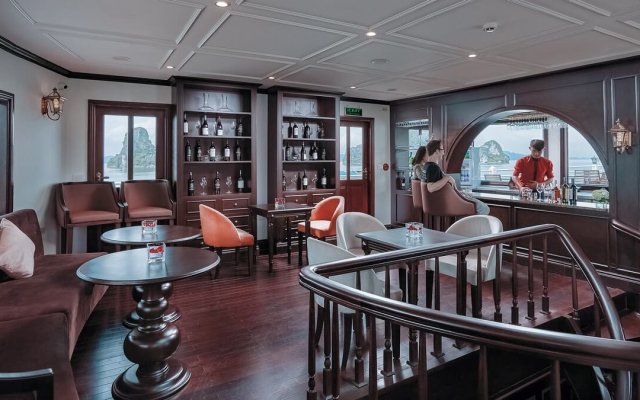 Athena Luxury Cruise Bar