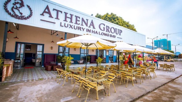 Athena Royal Cruise Waiting Stall