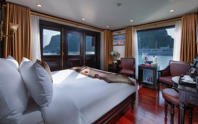 Athena Royal Cruise Suite with A Glass Window Wall for Sea View